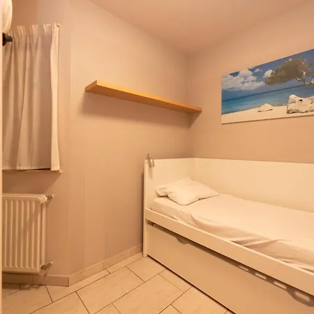 In Near & Napoleon * オステンド